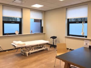 Behandelbank in praktijkruimte osteopaat Apeldoorn CoreSense
