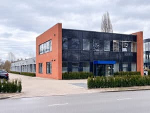 Voorkant en zijingang CoreSense Osteopathie Apeldoorn Medipoort
